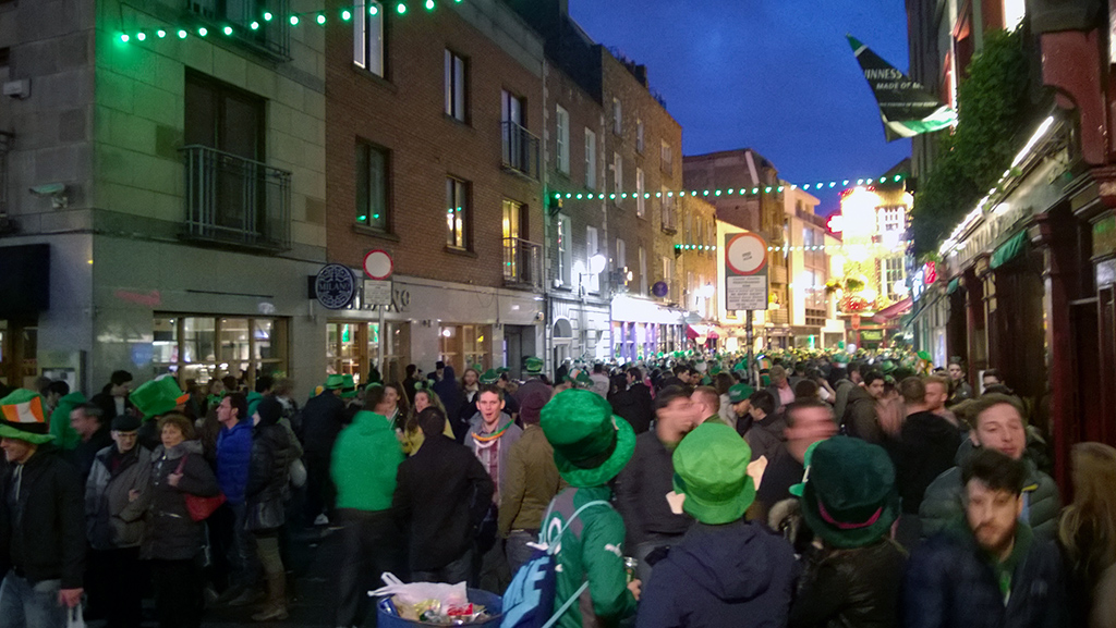 Temple_Bar_On_St_Patricks_Day_2