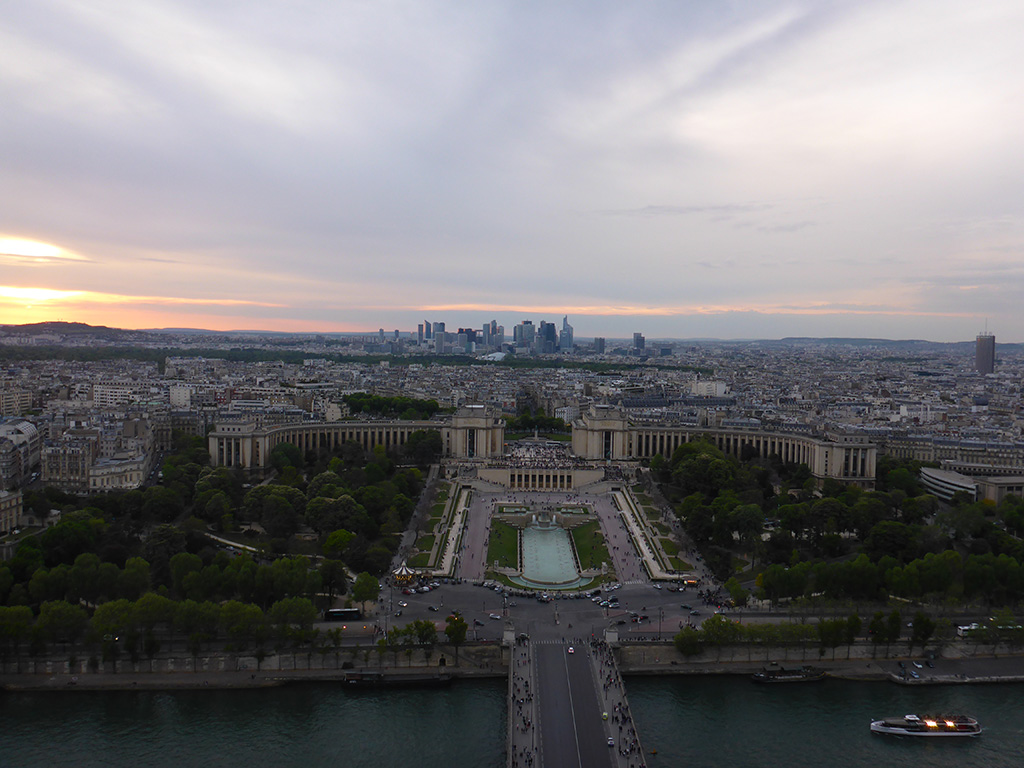 18_Etage1_Of_Eiffel_Tower