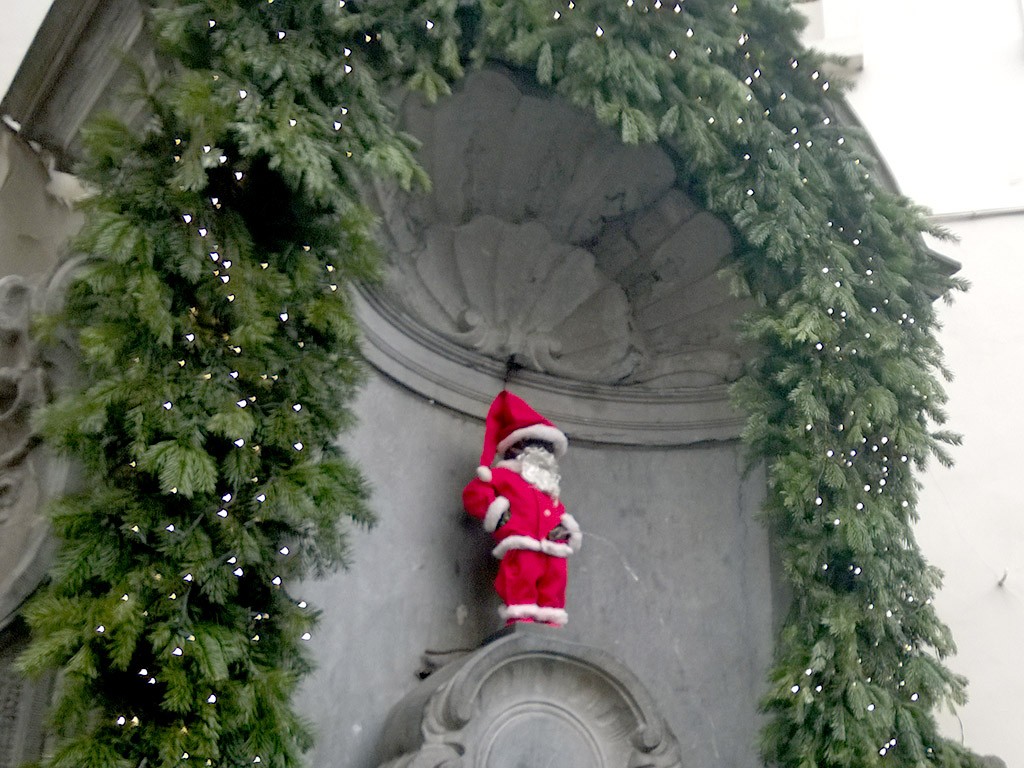 Santa_Maneken_Pis