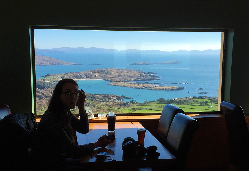 15_A_Pint_With_The_View_At_Ring_Of_Kerry