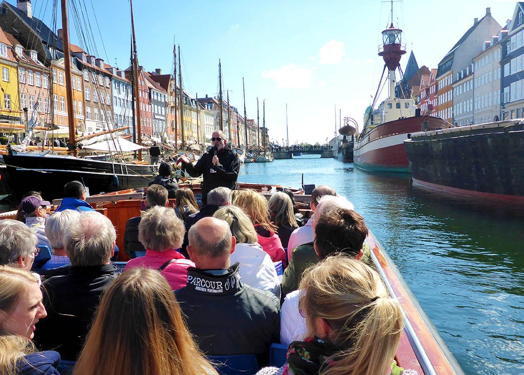 04_Nyhaven_Cruise_In_Copenhagen_Denmark