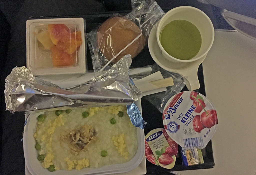 03_Breakfast_in_ANA_Airplane