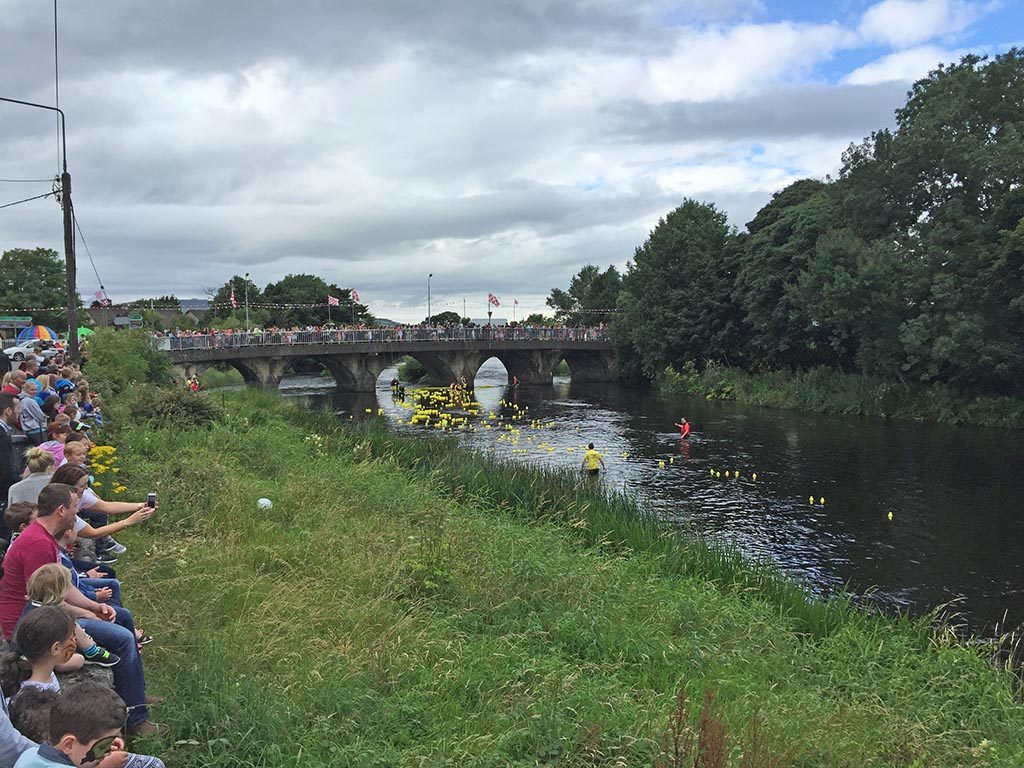 08-Duck-Race-In-Ballysadare-In-Sligo-Ireland